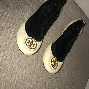 Tory Burch Ivory Cream Caroline Ballet Flats Logo 7 EUC